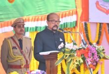 राजधानी में हर्षाेल्लास के साथ मनाया गया 77 वां गणतंत्र दिवस, राज्यपाल डेका ने राष्ट्रीय ध्वज फहरा कर ली परेड की सलामी