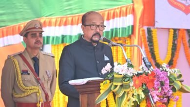 राजधानी में हर्षाेल्लास के साथ मनाया गया 77 वां गणतंत्र दिवस, राज्यपाल डेका ने राष्ट्रीय ध्वज फहरा कर ली परेड की सलामी