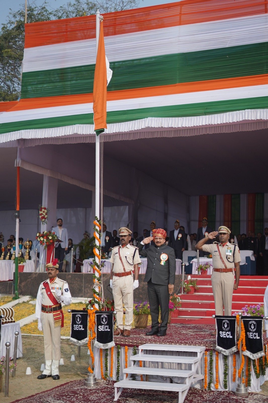 एसईसीएल मुख्यालय में हर्षोल्लास के साथ मनाया गया 77वां गणतंत्र दिवस