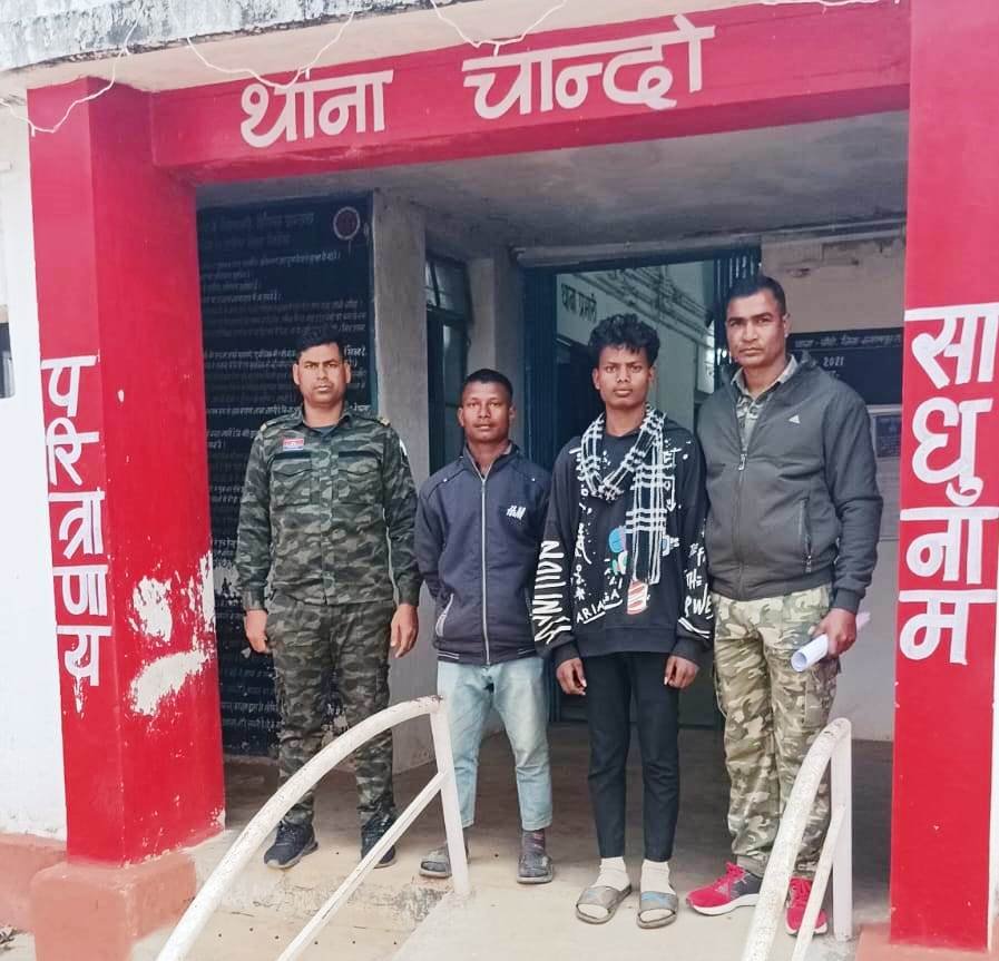 स्कूल के सामने नशे में हंगामा पड़ा भारी, दो युवक सलाखों के पीछे