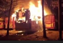 बस टर्मिनल में देर रात आग का तांडव, पार्किंग में खड़ी कई बसें जलकर खाक