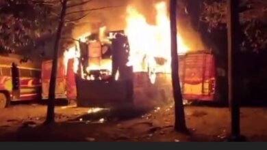 बस टर्मिनल में देर रात आग का तांडव, पार्किंग में खड़ी कई बसें जलकर खाक