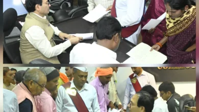 सिस्टम की परख: कलेक्टर के सामने खुलीं ज़मीनी उलझनें, पेंशन अटकी–आवास अधूरा–रास्ता बंद, फरियादों की लंबी कतार सिस्टम की परख: कलेक्टर के सामने खुलीं ज़मीनी उलझनें, पेंशन अटकी–आवास अधूरा–रास्ता बंद, फरियादों की लंबी कतार