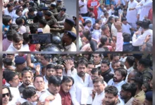 मनरेगा बचाओ संग्राम: सड़क पर उबाल, बैरिकेड के आगे थमा कदम—लिंगियाडीह के प्रभावित भी उतरे मैदान में मनरेगा बचाओ संग्राम: सड़क पर उबाल, बैरिकेड के आगे थमा कदम—लिंगियाडीह के प्रभावित भी उतरे मैदान में