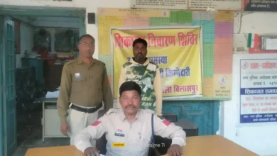 सड़क पर दहशत, हाथ में चाकू: दयालबंद में पुलिस ने खतरे की जड़ उखाड़ी सड़क पर दहशत, हाथ में चाकू: दयालबंद में पुलिस ने खतरे की जड़ उखाड़ी