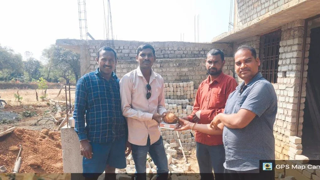 समझाइश का असर: फिर गूंजा हथौड़ा, अधूरे घरों में लौटी उम्मीद