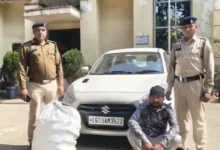 ऑपरेशन ‘आघात’ की बड़ी चोट: 21 किलो गांजा के साथ कार समेत तस्कर गिरफ्तार, ओडिशा कनेक्शन बेनकाब