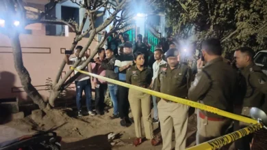 टेलीफोन एक्सचेंज रोड पर हथौड़े से हमला, ज्वेलर्स से भरी कार लूटी वारदात के बाद नाकेबंदी, घटनास्थल से कार, बाइक और जिंदा कारतूस बरामद