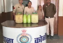 40 लीटर महुआ शराब जब्त: आंगन से चल रहा था अवैध कारोबार, महिला गिरफ्तार