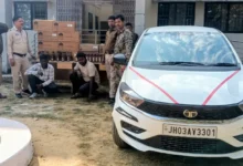 कार में लाई जा रही 104 लीटर अंग्रेजी शराब जब्त, दो तस्कर जेल भेजे गए