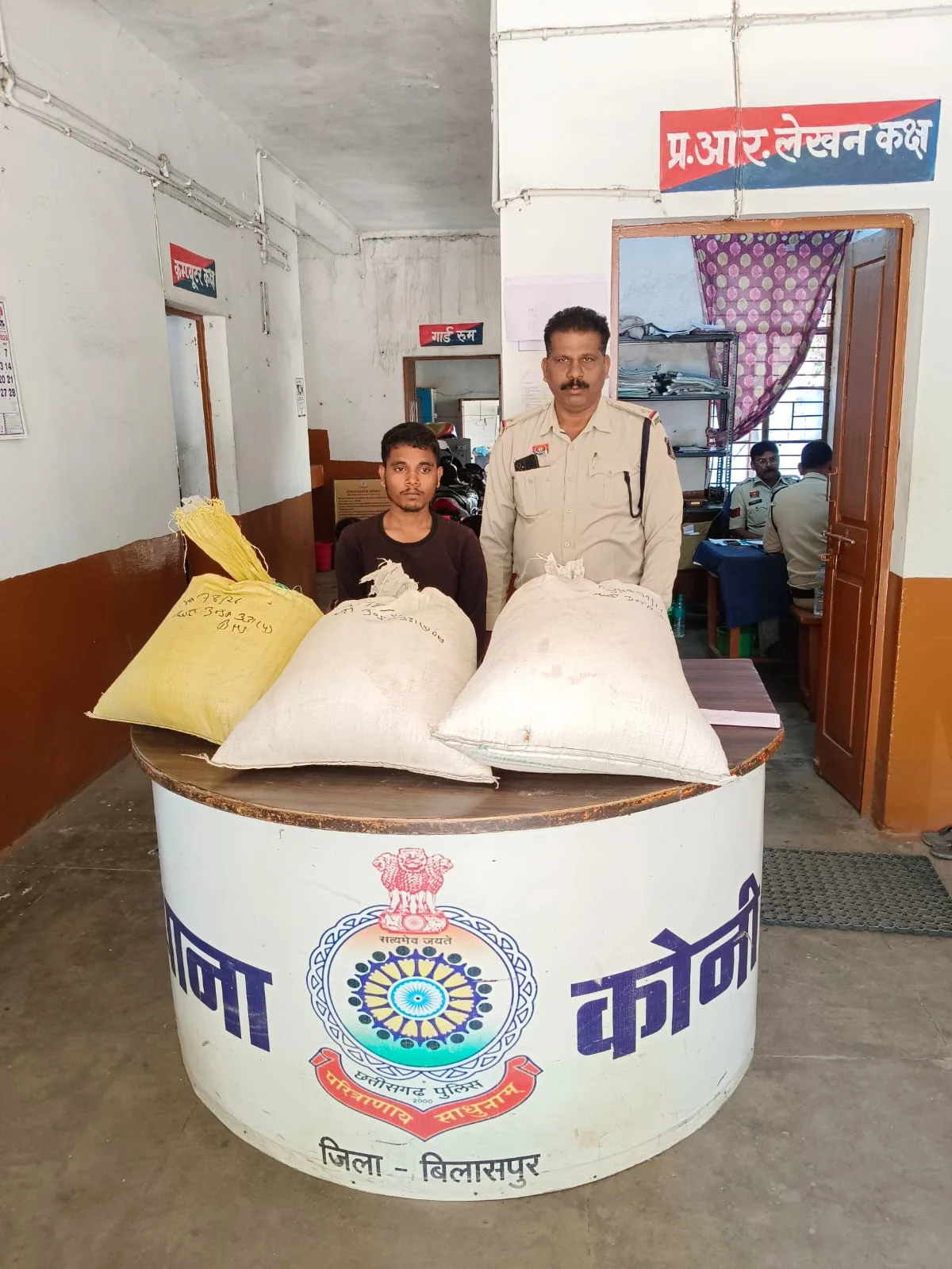 आधी रात टिन उखाड़कर घर में घुसा..धान और धन पार..आरोपी गिरफ्तार 