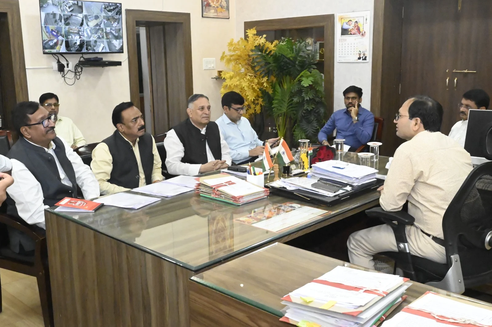 कागज़ से बाहर, ज़मीन पर असर: दिव्यांग हितग्राहियों तक लाभ पहुँचाने की सख्त हिदायत