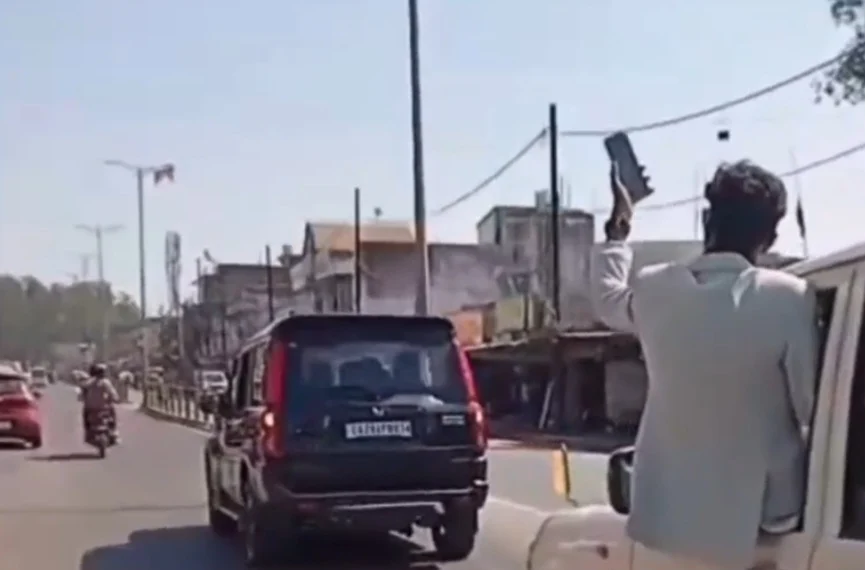 फेयरवेल की मस्ती या मौत का न्योता? सड़क पर छात्रों का खतरनाक खेल