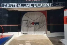 जेल के भीतर सनसनी: आजीवन कारावासी ने गला काटने की कोशिश, सुरक्षा पर बड़े सवाल