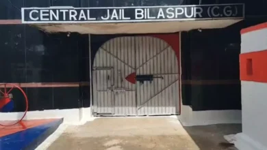 जेल के भीतर सनसनी: आजीवन कारावासी ने गला काटने की कोशिश, सुरक्षा पर बड़े सवाल