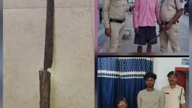 बैंक में जेब साफ, सड़क पर तलवार… दो बदमाश पुलिस के हत्थे चढ़े