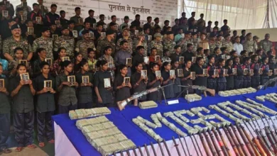 नक्सल नेटवर्क को बड़ा झटका: 108 माओवादियों का सामूहिक सरेंडर