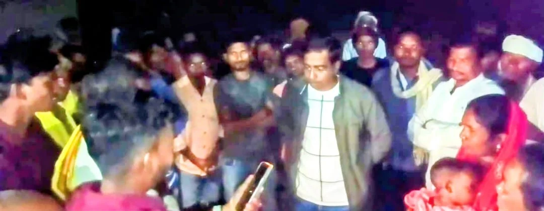 राशन की कतारों में गुस्सा, व्यवस्था बेनकाब; बलरामपुर सिस्टम पर सीधा सवाल राशन की कतारों में गुस्सा, व्यवस्था बेनकाब; बलरामपुर सिस्टम पर सीधा सवाल