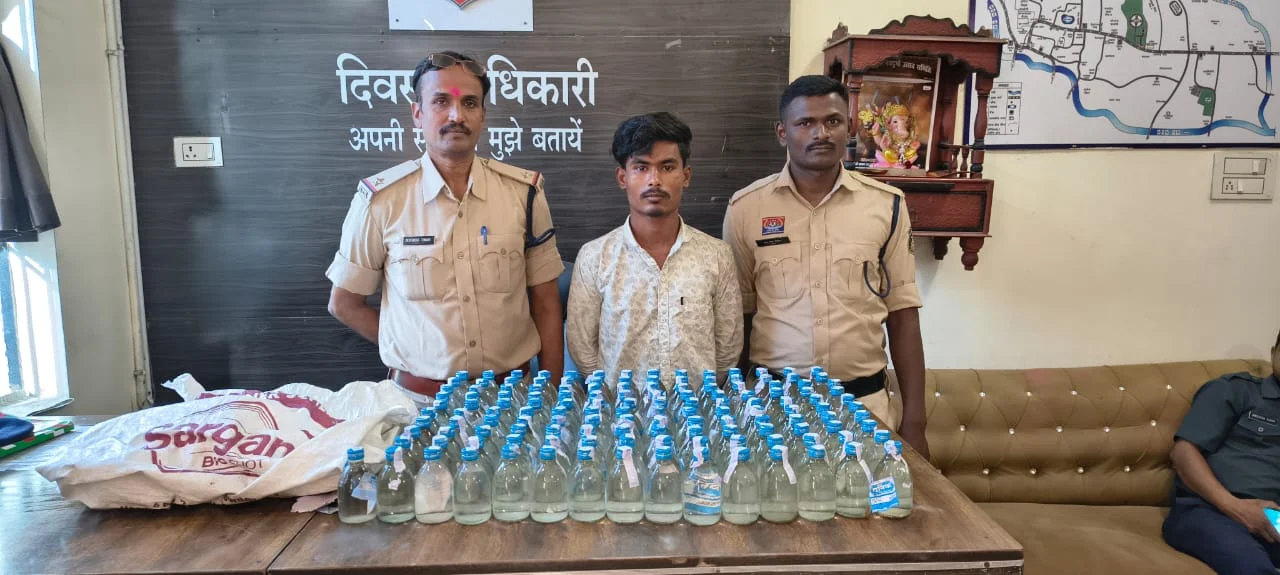 ई-रिक्शा में भरकर ले जा रहे थे अवैध शराब, सरकण्डा पुलिस की रेड ई-रिक्शा में भरकर ले जा रहे थे अवैध शराब, सरकण्डा पुलिस की रेड