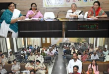 8 जिलों की उबलती पीड़ा महा जन-सुनवाई में: बेटी की संदिग्ध मौत, दहेज विवाद और उत्पीड़न के मामलों पर महिला आयोग सख्त