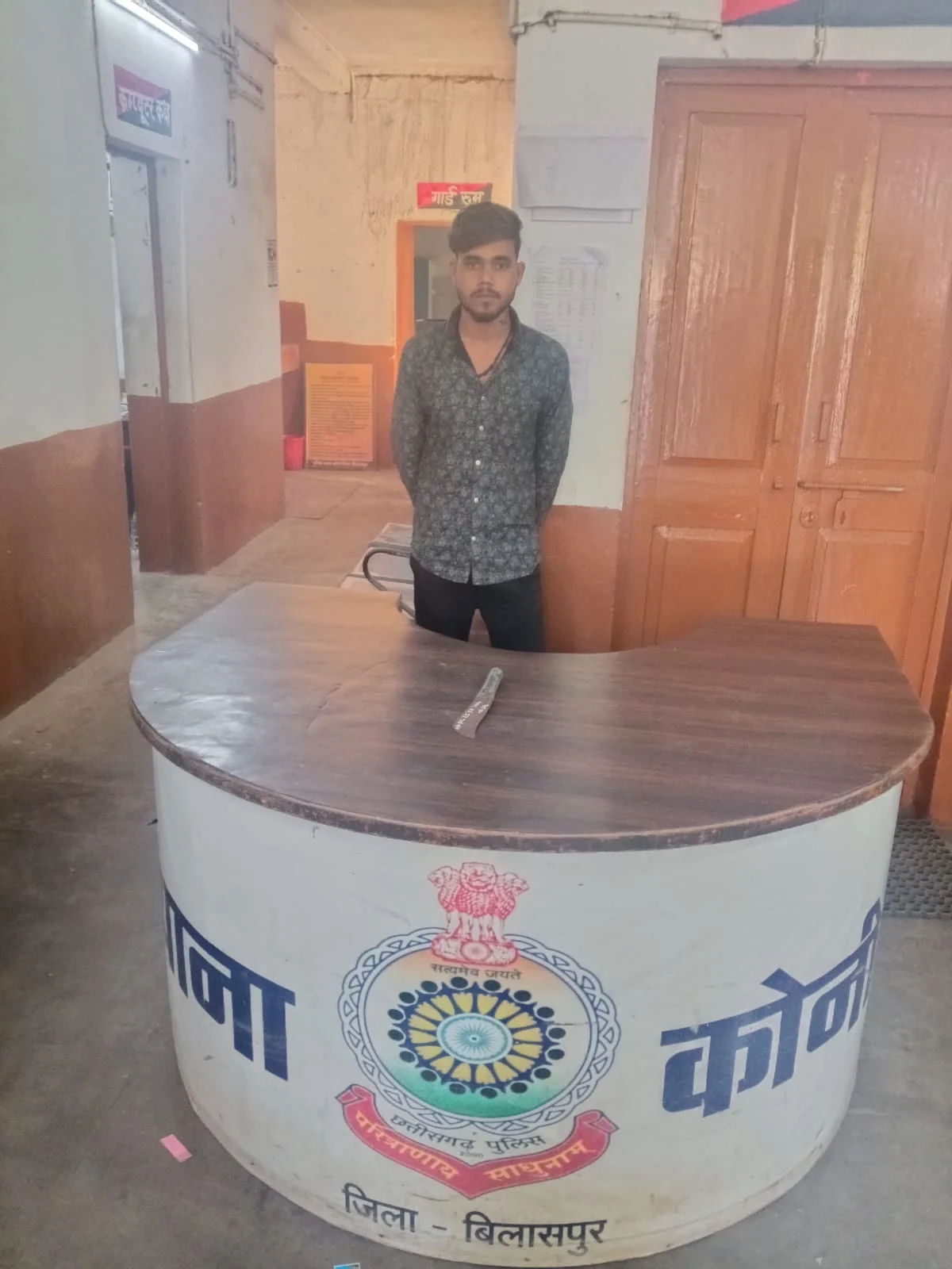 सड़क पर चाकू से दहशत फैलाने वाला युवक दबोचा, पुलिस ने किया गिरफ्तार