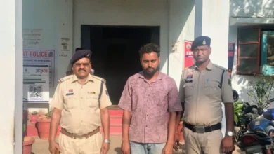 रेत के गड्ढे में दबी सच्चाई: नाबालिग की मौत को ‘एक्सीडेंट’ बताने वाला माफिया गिरफ्तार रेत के गड्ढे में दबी सच्चाई: नाबालिग की मौत को ‘एक्सीडेंट’ बताने वाला माफिया गिरफ्तार