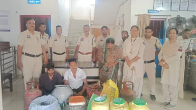 घर-घर चल रहा था ‘भट्ठी कारोबार..कच्ची महुआ करारा वार: 425 लीटर अवैध शराब के साथ 3 गिरफ्तार