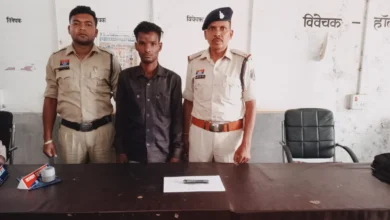 खुलेआम चाकू लहराकर मचा रहा था आतंक…  बदमाश पर पुलिस शिकंजा, इलाके में हड़कंप