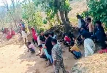 महुआ बीनने गयी, करंट से मौत, जंगल किनारे झुलसा शव मिला