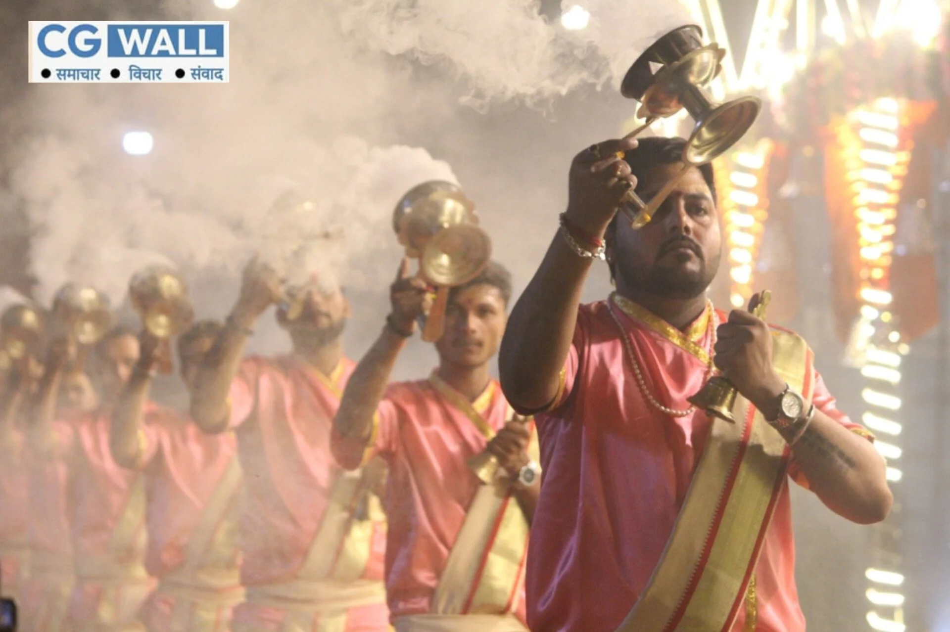 Lalita Ghat Aarti: काशी विश्वनाथ मंदिर के ललिता घाट पर भी हो रही गंगा आरती, शामिल हो सकेंगे श्रद्धालु