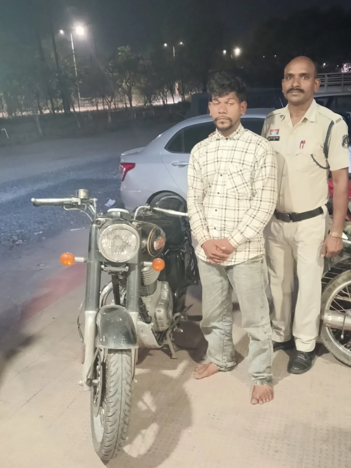 ट्रांसपोर्ट नगर में बुलेट गैंग का आतंक: ट्रक ड्राइवर से लूट, फिर लोहे की रॉड से हमला… पुलिस ने दो दबोचे