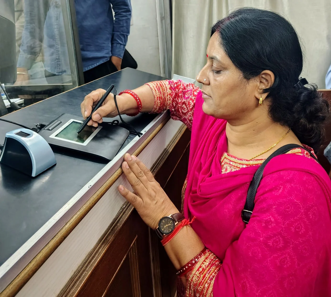 CG News: महिलाओं को रजिस्ट्री शुल्क में 50 प्रतिशत शुल्क की छूट, शिक्षिका सरिता त्रिपाठी को 34 हजार से अधिक राशि का मिला लाभ