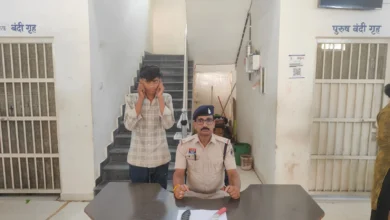 चाकू लहराकर मचाई दहशत, पुलिस ने तुरंत दबोचे दो आरोपी