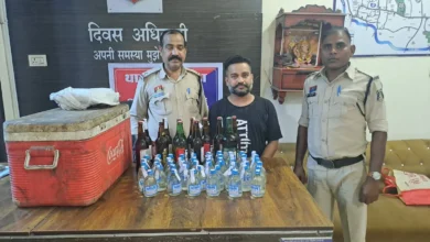 ढाबा नहीं, बना रखा था ‘नशे का अड्डा’ — पुलिस दबिश में खुला बड़ा खेल, देशी विदेशी के साथ संचालक गिरफ्तार ढाबा नहीं, बना रखा था ‘नशे का अड्डा’ — पुलिस दबिश में खुला बड़ा खेल, देशी विदेशी के साथ संचालक गिरफ्तार