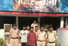 चलती गाड़ियों पर बरसते पत्थर, दहशत का खेल खत्म—CCTV से खुला पूरा राज