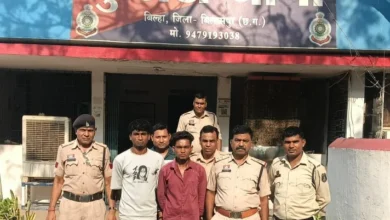 चलती गाड़ियों पर बरसते पत्थर, दहशत का खेल खत्म—CCTV से खुला पूरा राज