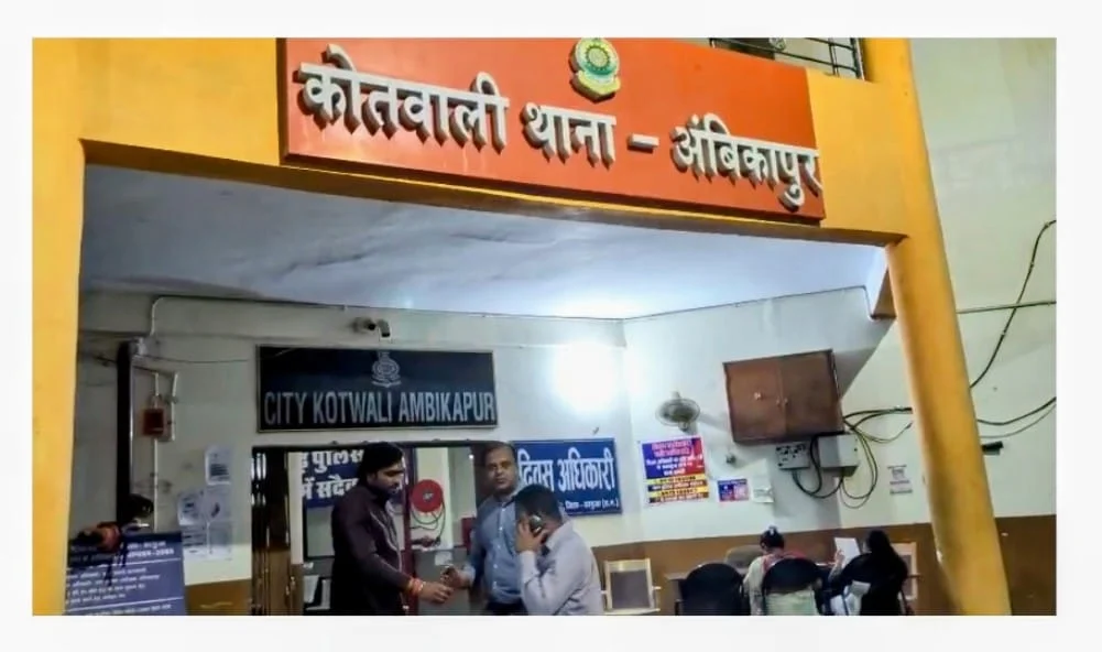 जनता त्रस्त, राजस्व विभाग मस्त! सीतापुर विवाद में विधायक और नायब तहसीलदार आमने-सामने