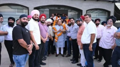 गुरुद्वारा प्रबंधक कमेटी दयालबंद की नई कमेटी के पदाधिकारियों ने पूर्व मंत्री अमर अग्रवाल से की भेट