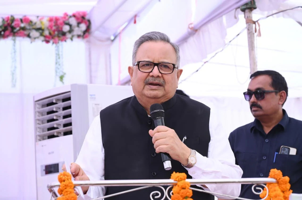 जिला स्तरीय शाला प्रवेशोत्सव कार्यक्रम में शामिल हुए डॉ रमन,बख्शी स्कूल में कॉमर्स विषय में अंग्रेजी माध्यम में पढ़ाई प्रारंभ करने एवं स्कूल परिसर में स्थायी डोम निर्माण की घोषणा