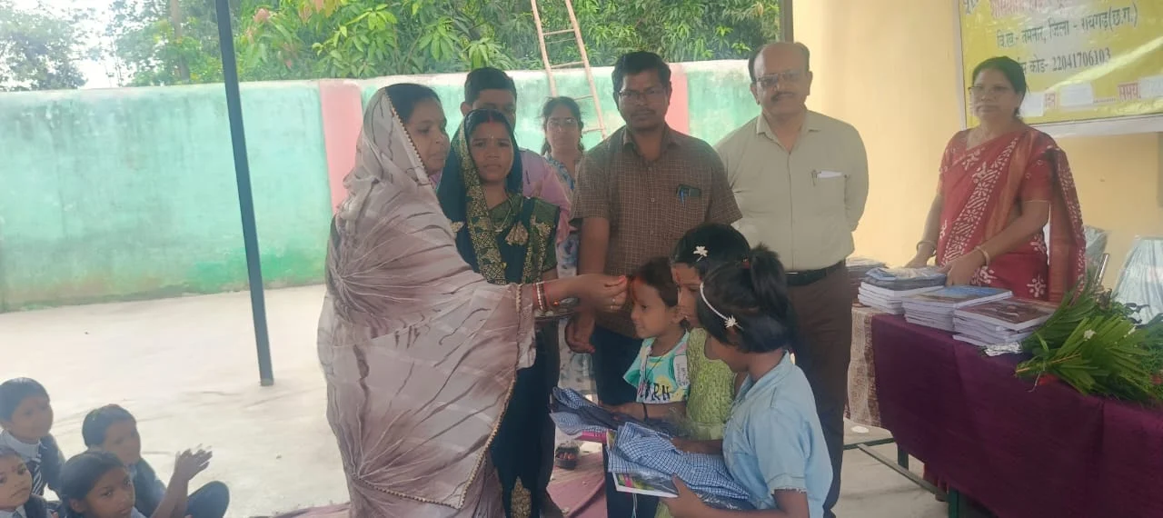 उत्साह और उल्लास के बीच मनाया गया सामारूमा में शाला प्रवेश उत्सव.. तिलक-आरती के साथ स्कूल में हुआ विद्यार्थियों का स्वागत