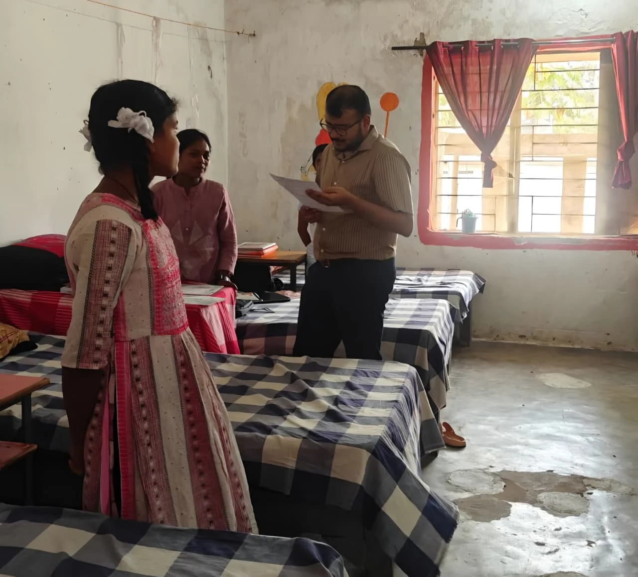 CG News: छात्रावासों में लापरवाही पर सख्त कार्रवाई, भृत्य और अधीक्षक निलंबित,कई अधिकारियों के प्रभार भी बदले गए