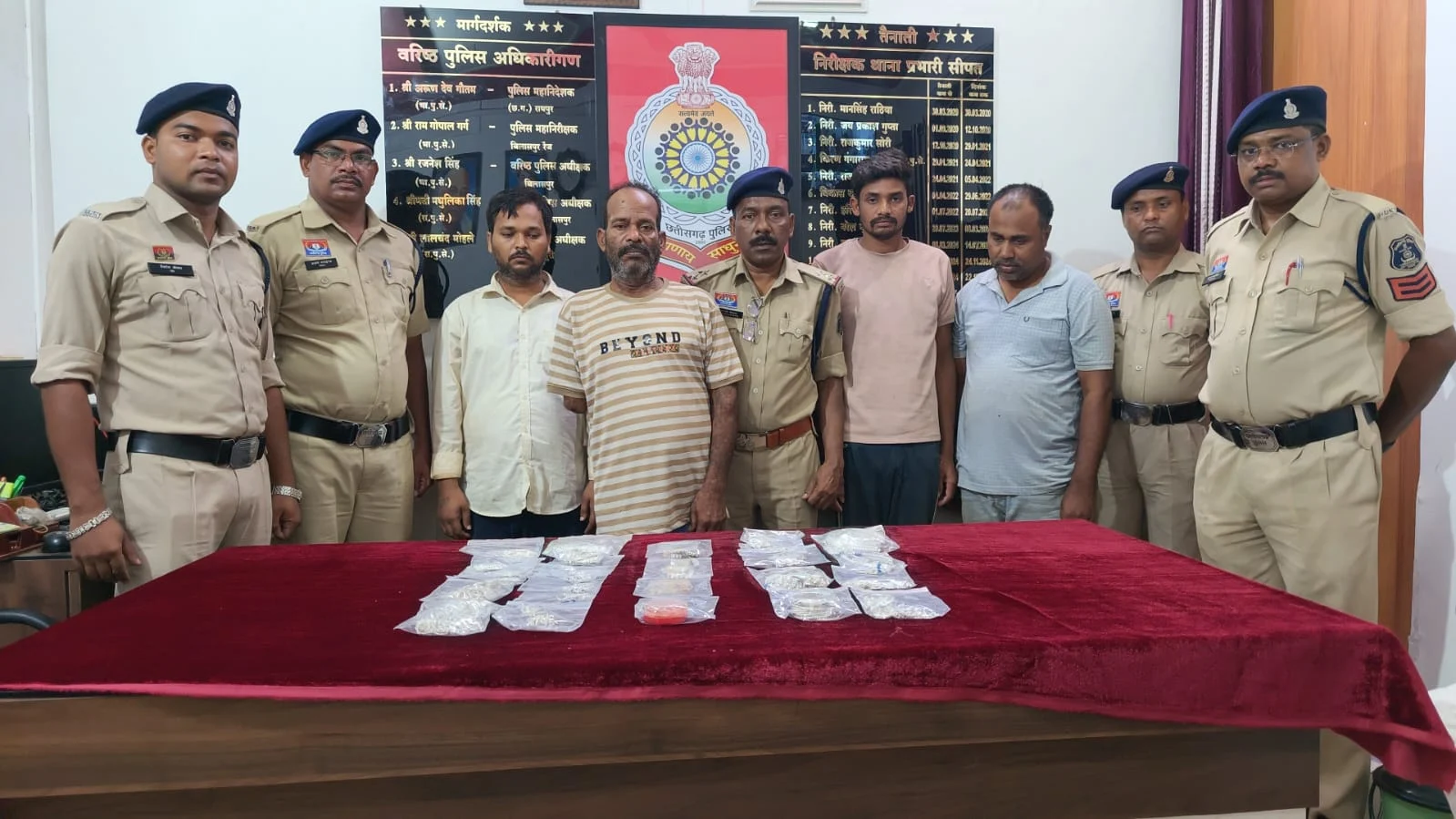 कलेक्टर रोहित व्यास के मार्गदर्शन में बेहतर परीक्षा परिणाम और शिक्षा गुणवत्ता के लिए यशस्वी जशपुर कार्यक्रम के अंतर्गत प्राचार्यों व शिक्षकों का उन्मुखीकरण