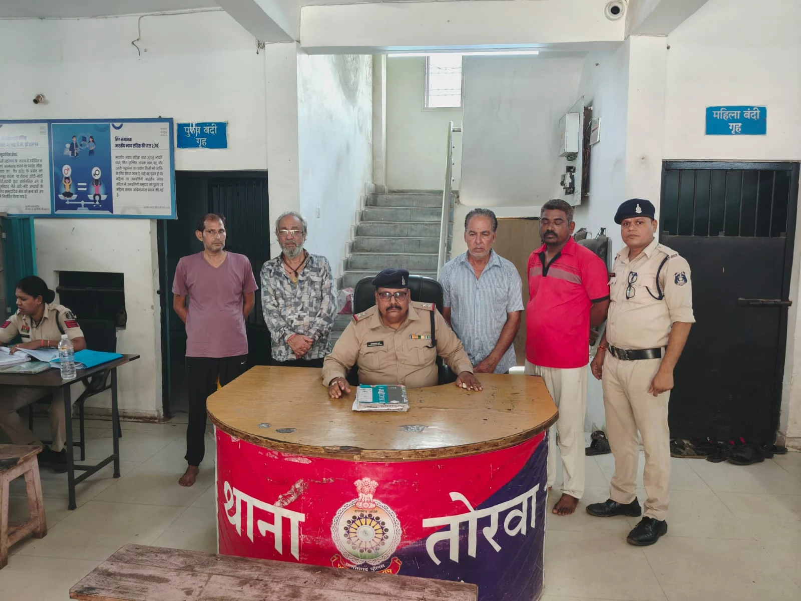 सट्टा किंग के अड्डे पर पुलिस कप्तान का ताबड़तोड़ एक्शन… नकदी, मोबाइल और वाहन जब्त, चार गिरफ्तार