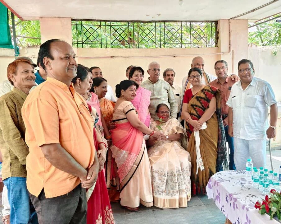सेनानी उत्तराधिकारियों ने अपने पुरखों को किया स्मरण,माँ के नाम वृक्ष लगाने लिया संकल्प