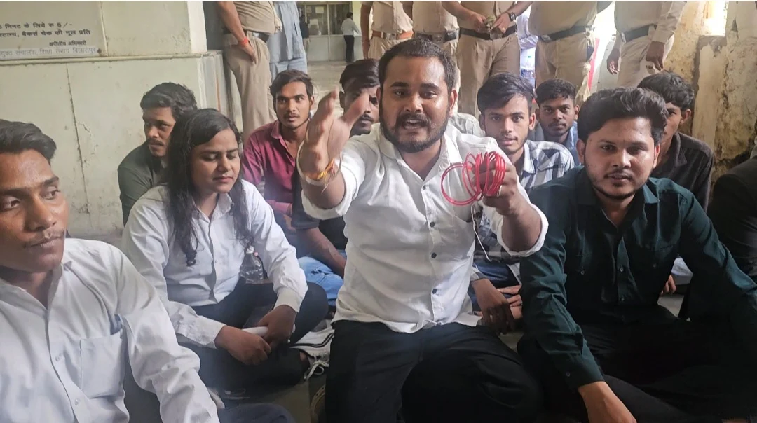 जांच पूरी, रिपोर्ट सामने… फिर कार्रवाई किसके इशारे पर रुकी?’ फ्रेगरेंस, KPS और एसएस पब्लिक स्कूल को लेकर NSUI का शिक्षा विभाग पर तीखा हमला