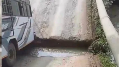 एक पल और… मलबे में बदल सकती थी पूरी बस, पुल धंसते ही थम गई 35 यात्रियों की सांसें एक पल और… मलबे में बदल सकती थी पूरी बस, पुल धंसते ही थम गई 35 यात्रियों की सांसें