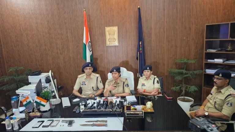 कल्याण ज्वेलर्स में डकैती की योजना नाकाम, 3 आरोपी गिरफ्तार