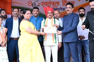 रचना की रचनात्मकता को केंद्रीय मंत्री ने किया सम्मानित, खबरों से योजनाओं तक बेहतर संवाद की पहल