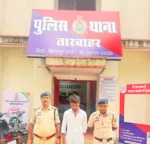 शराब के लिए पैसा नहीं मिला तो चाकू लेकर टूट पड़ा, आरोपी को पुलिस ने घेरकर पकड़ा