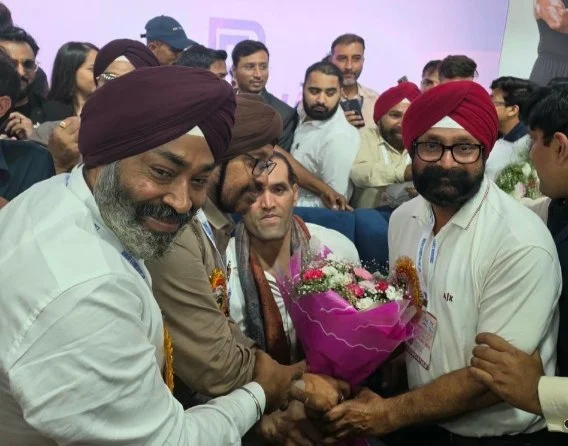 टेंट व्यवसायियों की प्रदर्शनी का उद्घाटन, अमरजीत दुआ ने किया द ग्रेट खली का सम्मान